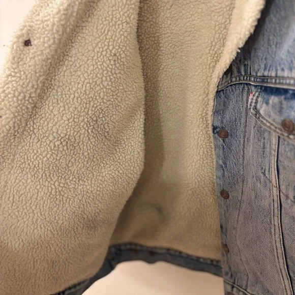 Levi's Light Blue Denim Jacket with Cream Sherpa - Picture 3 of 5